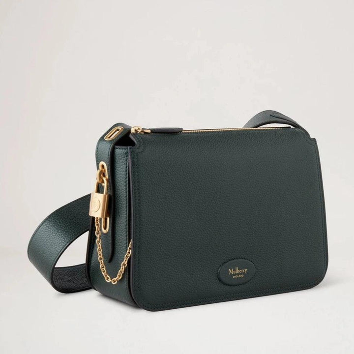 Mulberry Billie Small Classic Grain Mulberry Green shoulder bag in dark green leather, details in gold. Model HH8301/205Q633