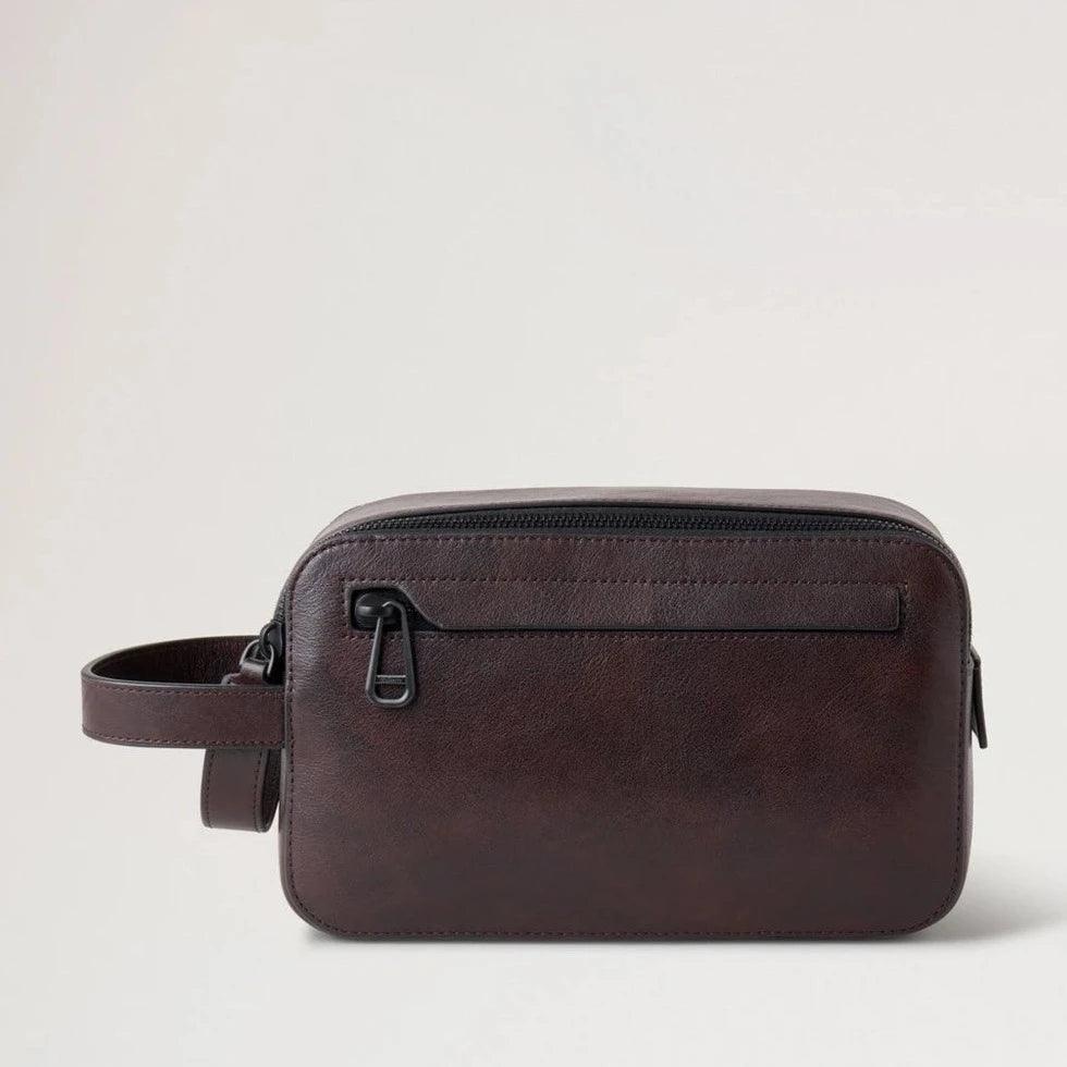Mulberry Double Zip Wash Case Two Tone Leather Dark Chocolate in smooth dark brown leather seen from the front. Model RL7941/611E115