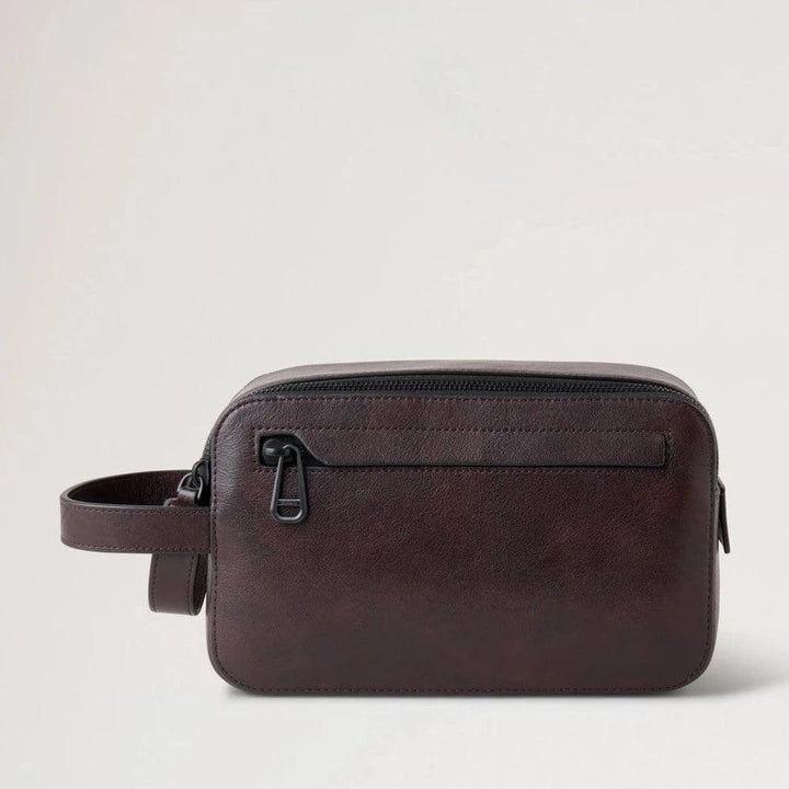 Mulberry Double Zip Wash Case Two Tone Leather Dark Chocolate in smooth dark brown leather seen from the front. Model RL7941/611E115