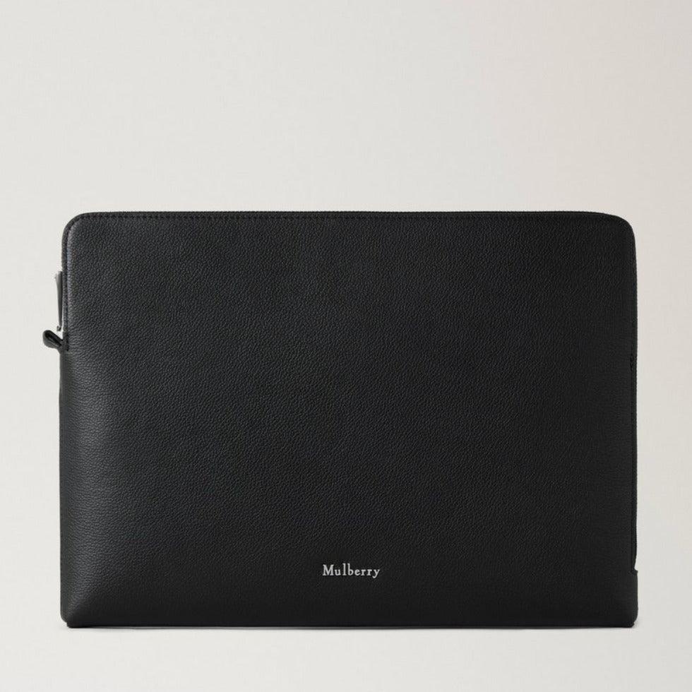 Mulberry The Farringdon Tech Folio Small Pebble Grain showcases an elegant black folder in grained leather. Model RL8272645A100.