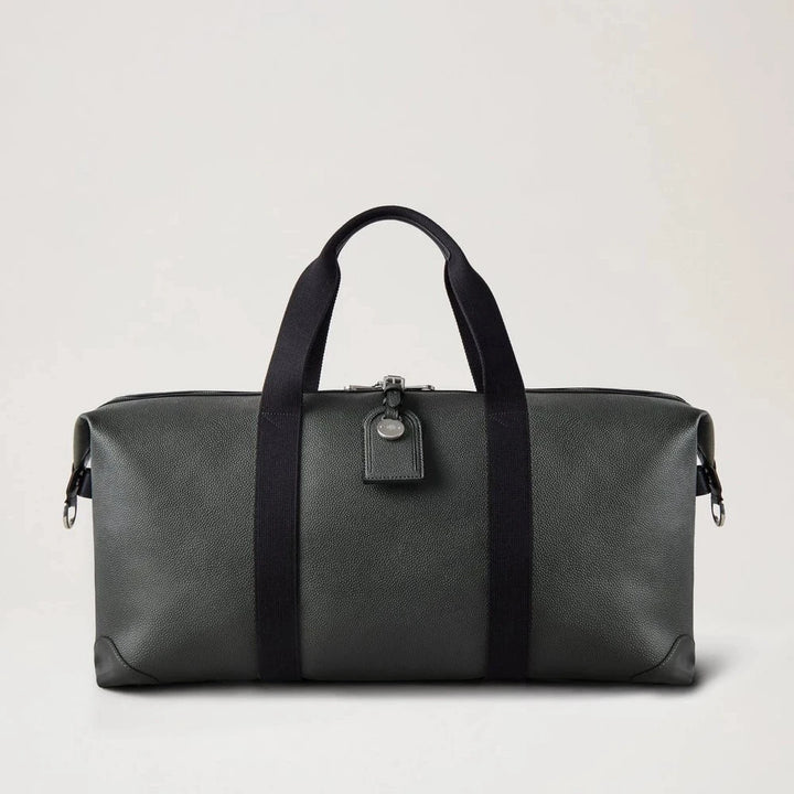 Mulberry Heritage Medium Clipper Black BioVeg Scotchgrain weekend bag in black leather with black handles. Model HL5136/127A100
