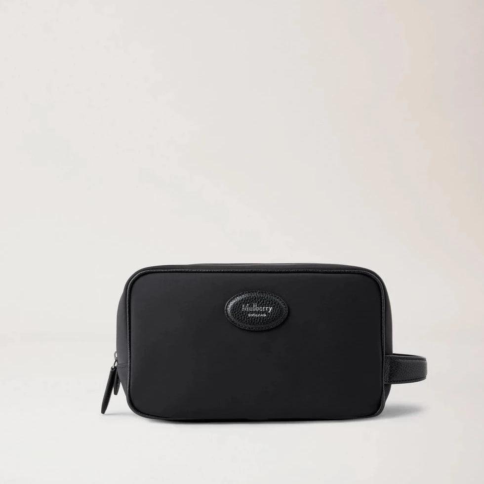 Mulberry Heritage Wash Case Nylon in black nylon with leather details and handle. Model RL7938179A100.