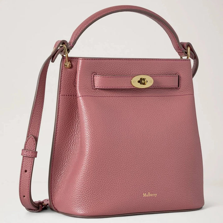 Mulberry Islington Bucket Pink Scrumpy Small Classic Grain handbag in pink leather with gold-colored buckle. Model HH9390205J647