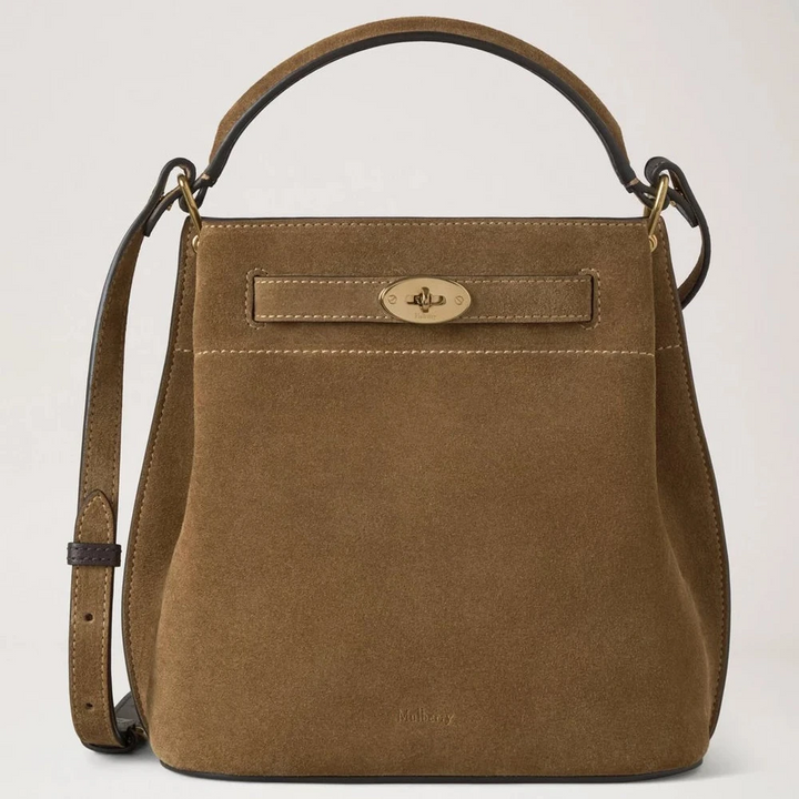 Mulberry Islington Bucket Salcombe Sand Suede, roomy brown suede shoulder bag with gold buckle. Model HH9884047P705.