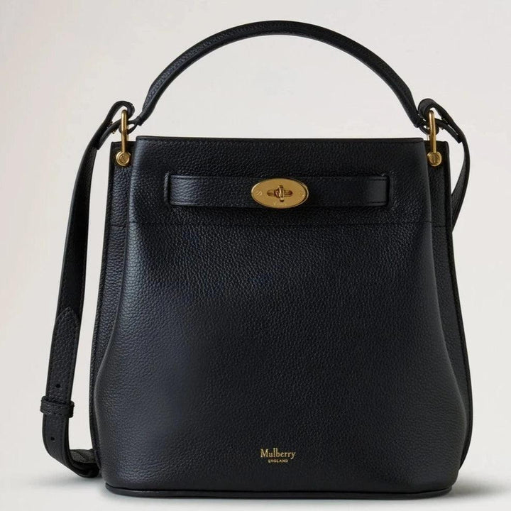 Mulberry Islington Bucket Small Classic Grain Black shows an elegant black leather bag with gold buckle. Model HH9390205A100.