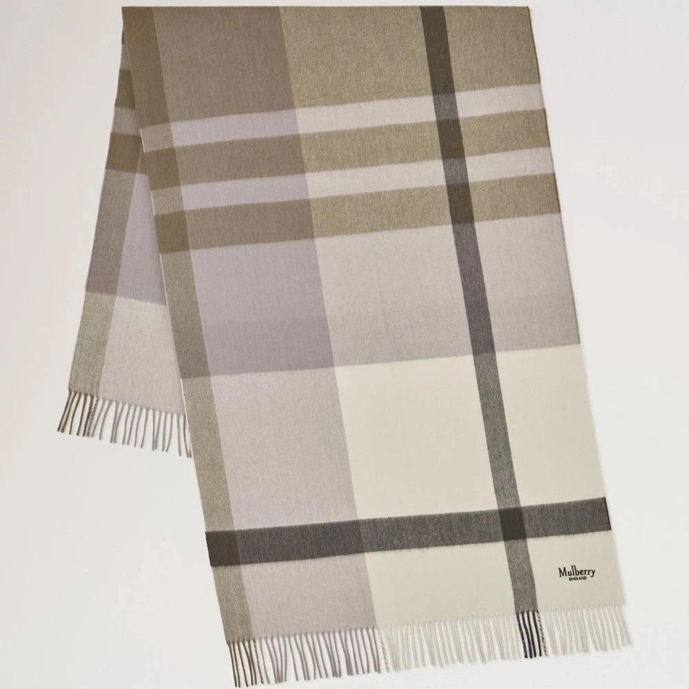 Mulberry Large Check Merino Wool Scarf Eggshell and Olive, checked scarf in beige and olive with fringes. Model vs4295889w563.