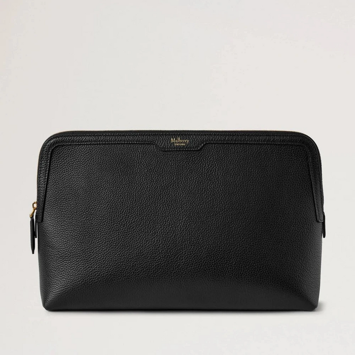 Mulberry Large Cosmetic Pouch Black Small Classic Grain in black leather with visible gold details. Model RL8790205A100.