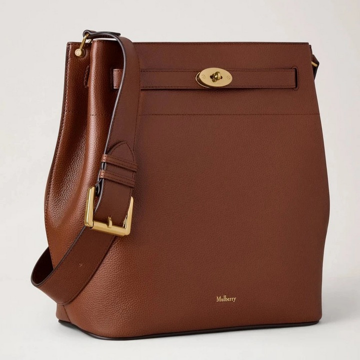 Mulberry Large Islington Bucket Small Classic Grain Two Tone Oak shoulder bag in brown leather with gold buckle. Model HH9826552G110.