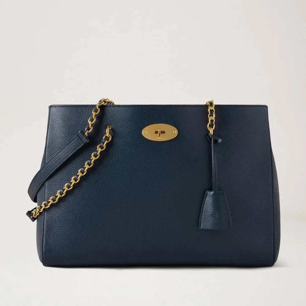 Mulberry Lily Chain Tote Night Sky Small Classic Grain shows a dark blue leather bag with gold chain strap, Model HH9576205U888.