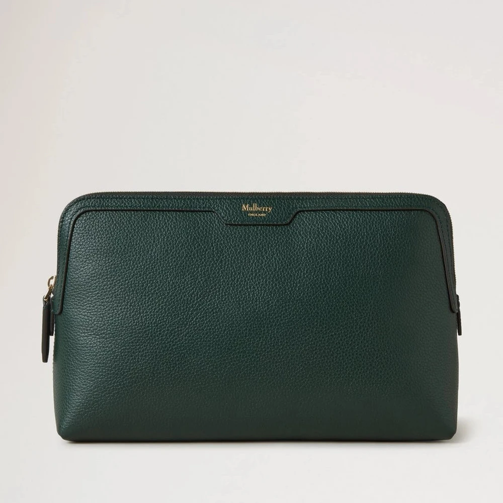 Mulberry Medium Cosmetic Pouch Mulberry Green Small Classic Grain shows a green leather cosmetic wallet. Model RL8319205Q633