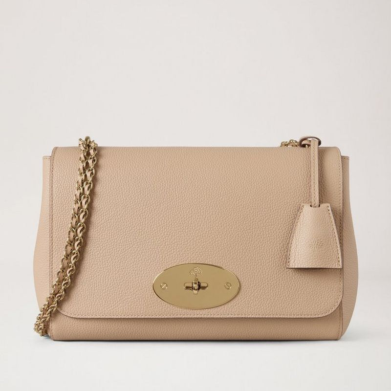 Mulberry Medium Lily crumpet small classic grain shoulder bag in beige leather with gold chain. Model HH0024205W577.