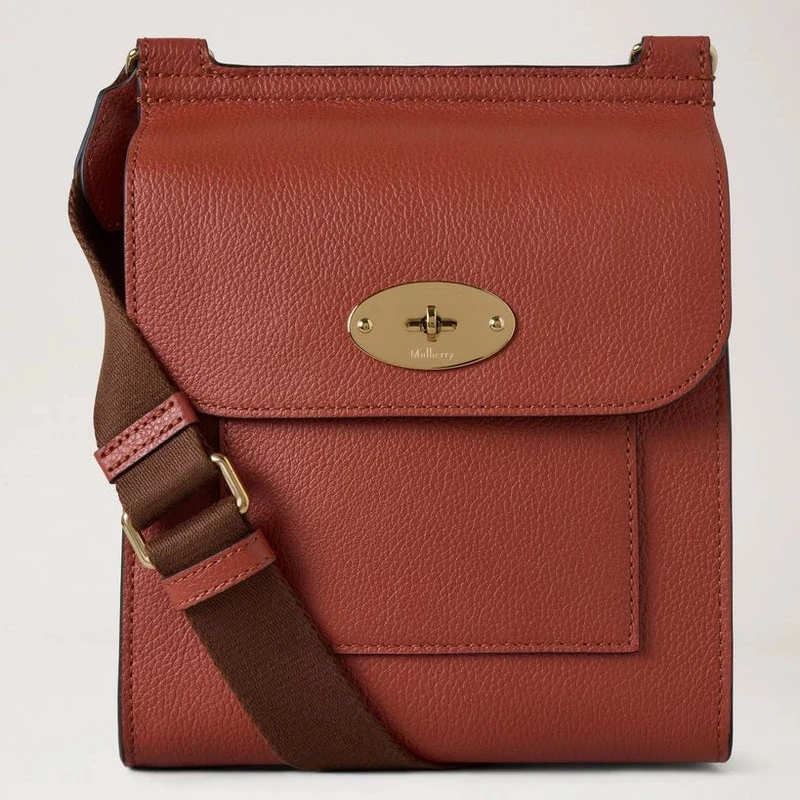 Mulberry Small Antony rust colored leather bag with adjustable brown strap and gold buckle. Model HH5193/205L190