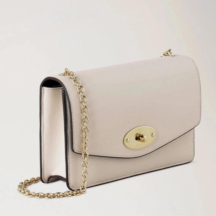 Mulberry Small Darley Small Classic Grain Chalk features an elegant light gray leather bag with gold chain, Model RL7791205W160.