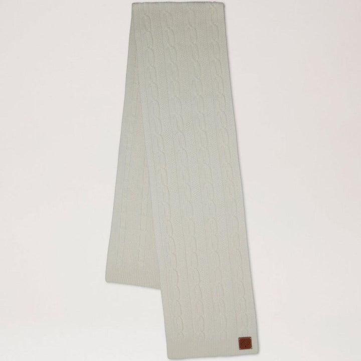 Mulberry Softie Chain Cable Knit Scarf Ecru, knitted in a soft pattern with a light shade, Model vs4760969h135