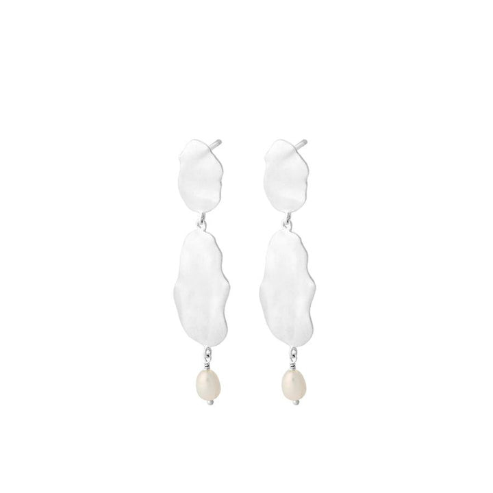 Pernille Corydon Drift silver earrings with wavy shapes and hanging white pearl, Model E-291-S-1.