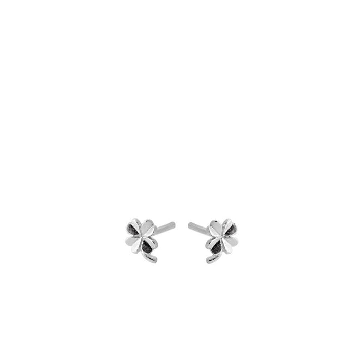 Pernille Corydon Mini Clover earrings in silver, detail view of small four leaf clover earrings. Model E-319-s.