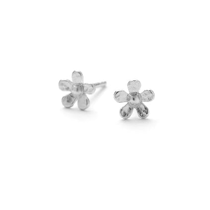 Pernille Corydon mini wild poppy earrings in silver, small flower-shaped earrings. Model E-369-S