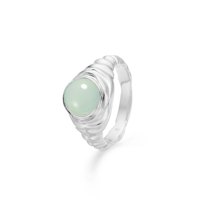 Endless Waves Silver Ring with Green Zirconia shown close up, elegant wavy silver design. Model 7147913-001.