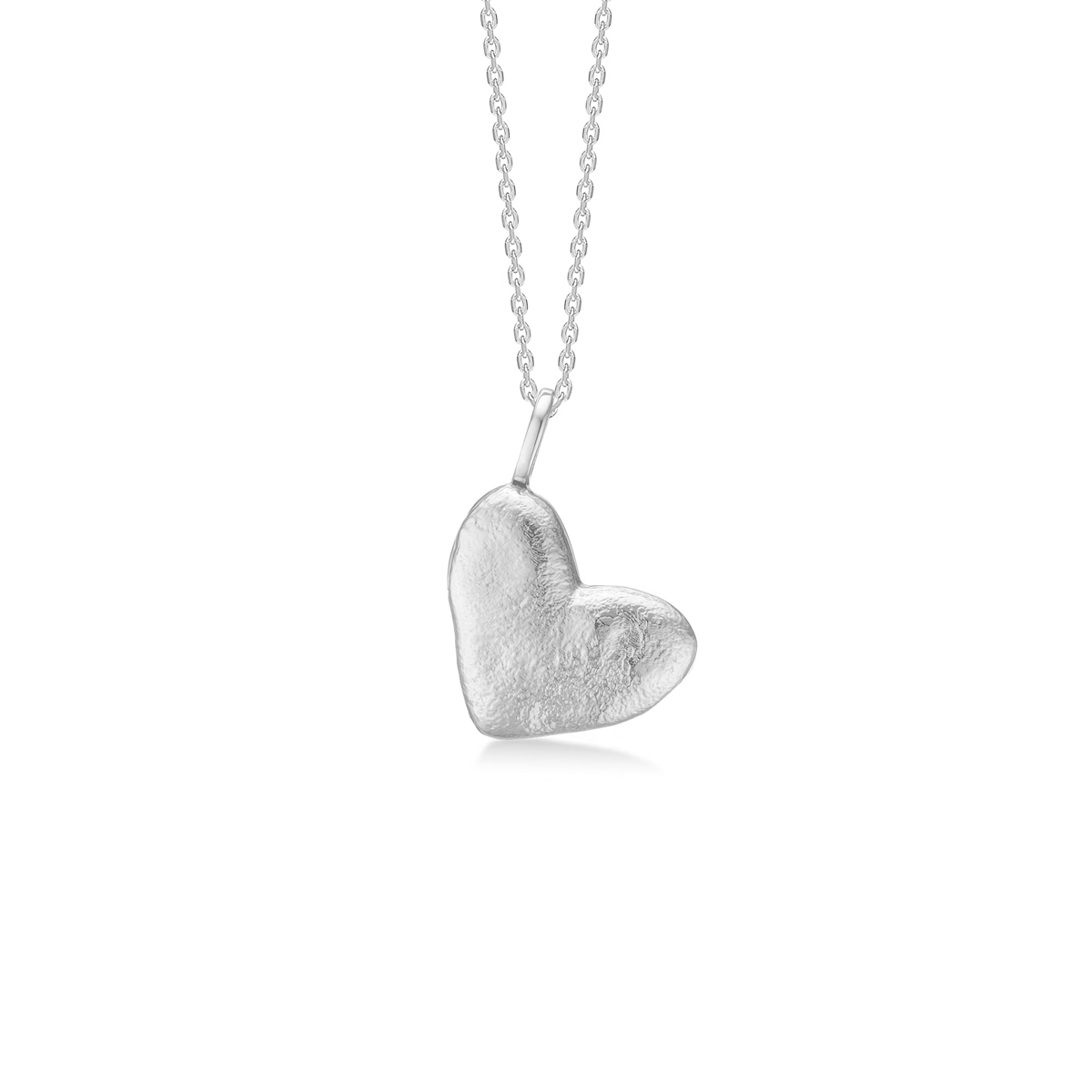 Studio Z Moments necklace in silver with matte heart pendant, beautiful detail on simple chain. Model 7120501.