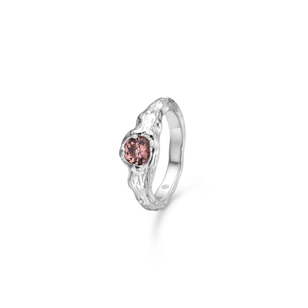Studio Z Rosy Forest Ring Silver with a pink stone, organic structure and glossy finish. Model 7147822-001-1