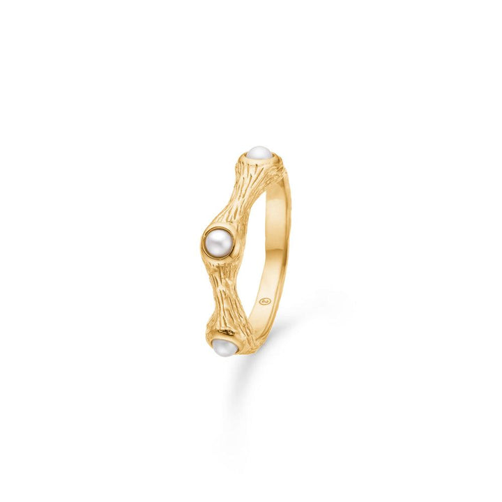 studio-z-tangled-ring-gold-plated-m-zirconia, detailed gold ring with structure and three white stones on white background. Model 7243814-001
