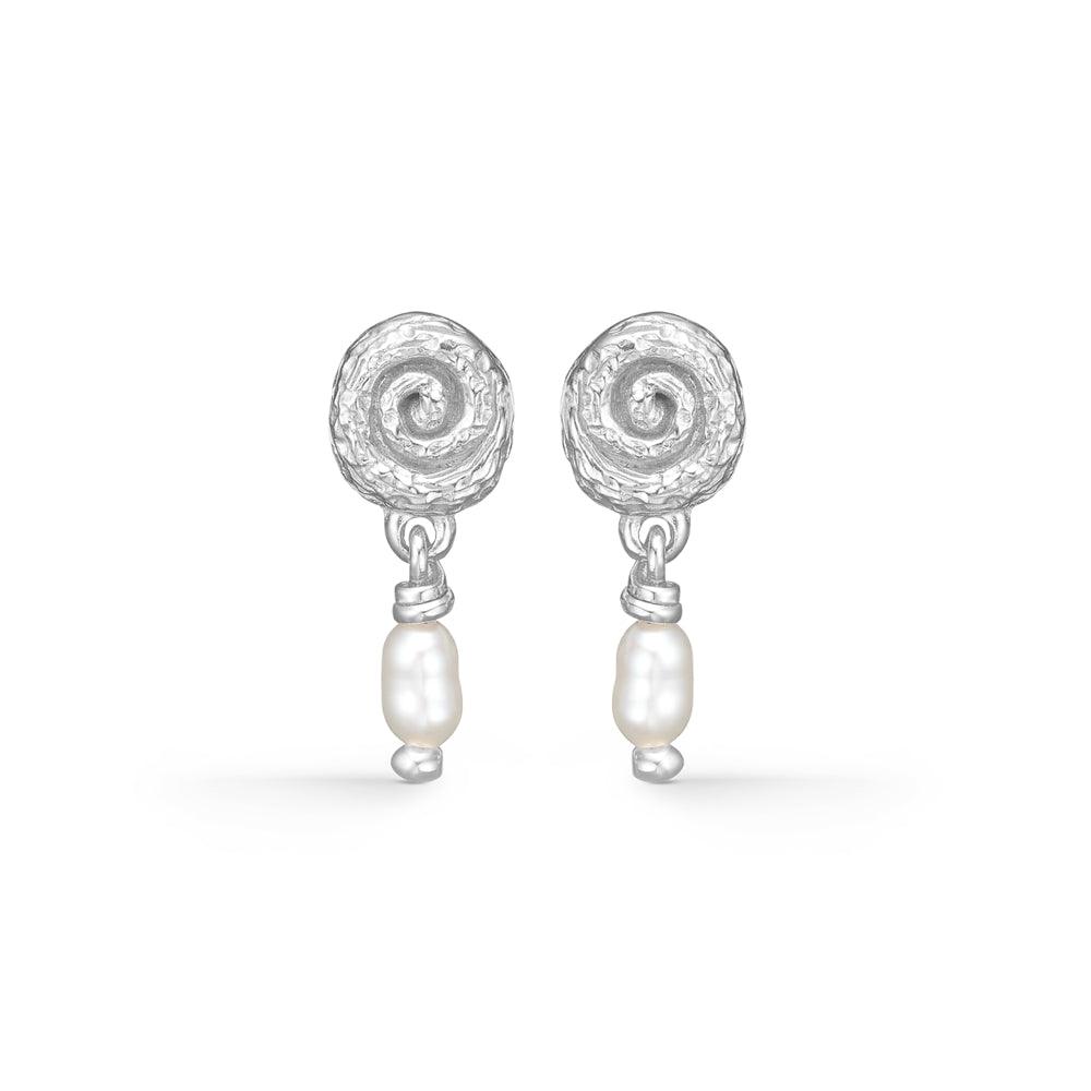 studio z twine sol ear studs with pearl shows a set of silver earrings with a spiral structure and dangling white pearls. Model 7113853-1
