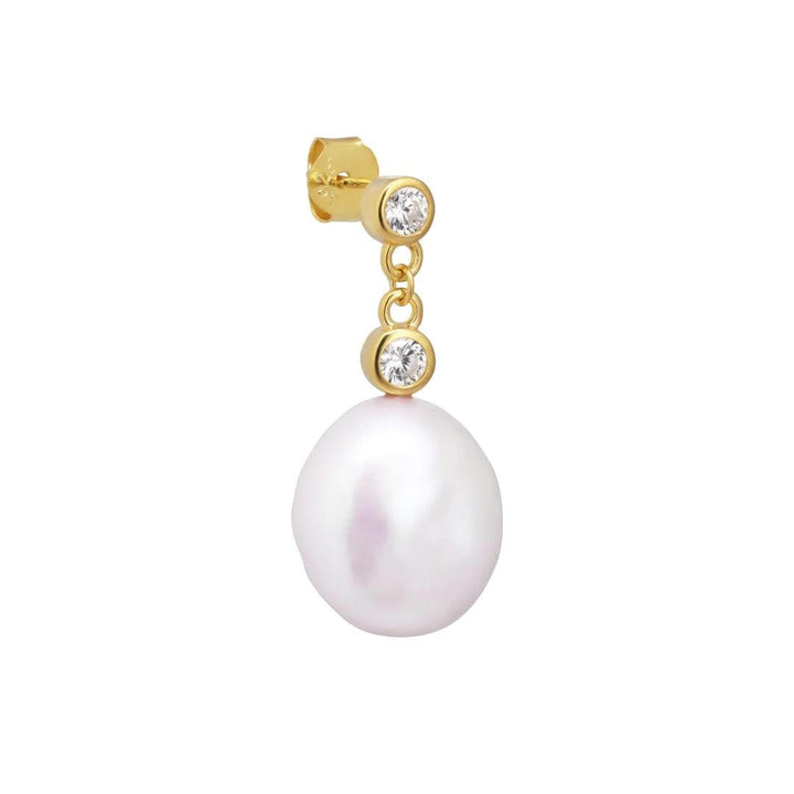 The Earring Shop Isla Stud showcases an elegant gold-tone earring with a white pearl and two clear stones, Model FW2304-1.