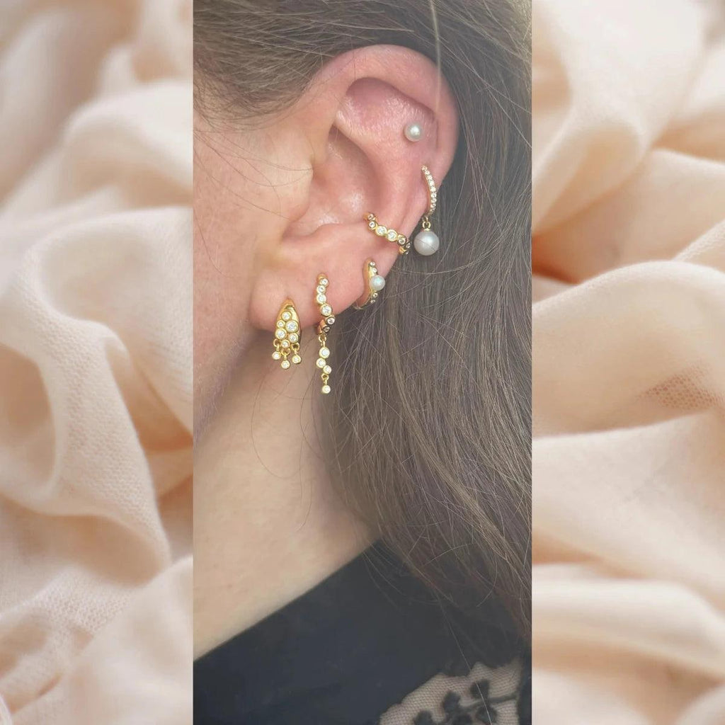 The Earring Shop Sirona Huggie - Øreringe - FW2405