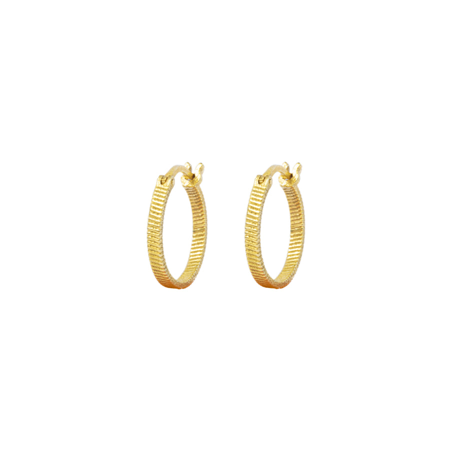 Vincent Fortune Teller Creole Gold Plated Earrings Medium 16mm, two grooved gold colored creoles on a white background. Model vj078-ueg-m-1