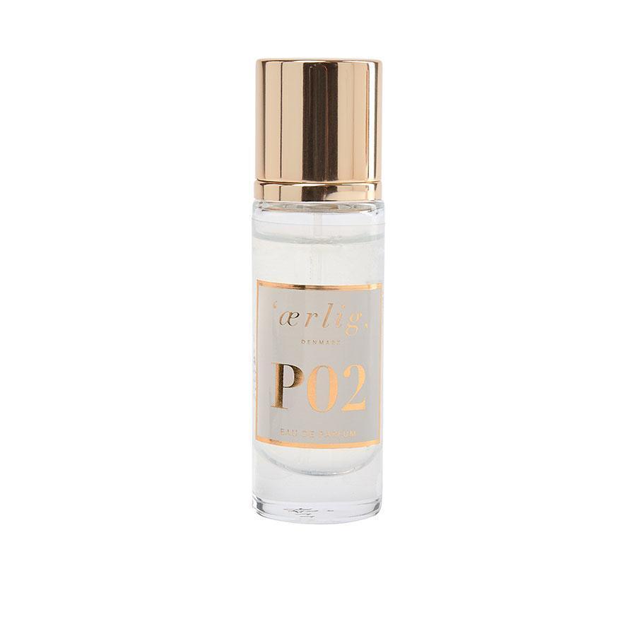 honest Eau de Perfume P02 15ml with gold lid and label, stylish and simple bottle. Model p2-t-1