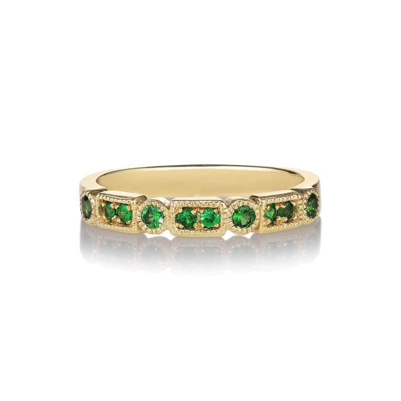 anpé atelier trine ji green ring 14kt gold, slim gold ring with green gemstones against a white background. Model 2500-001-1