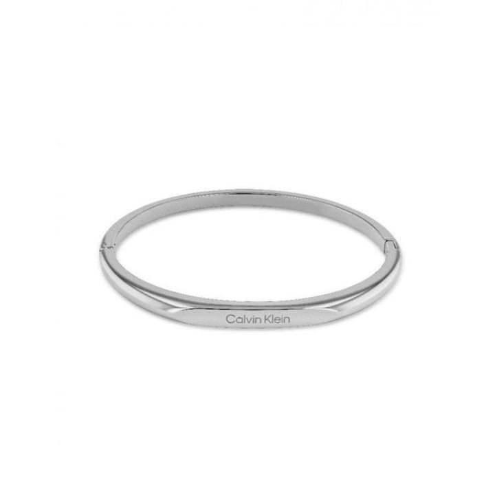 Calvin Klein Faceted Bar Bangle Steel in shiny silver look, simple and feminine bangle. Model 35000045-35000045