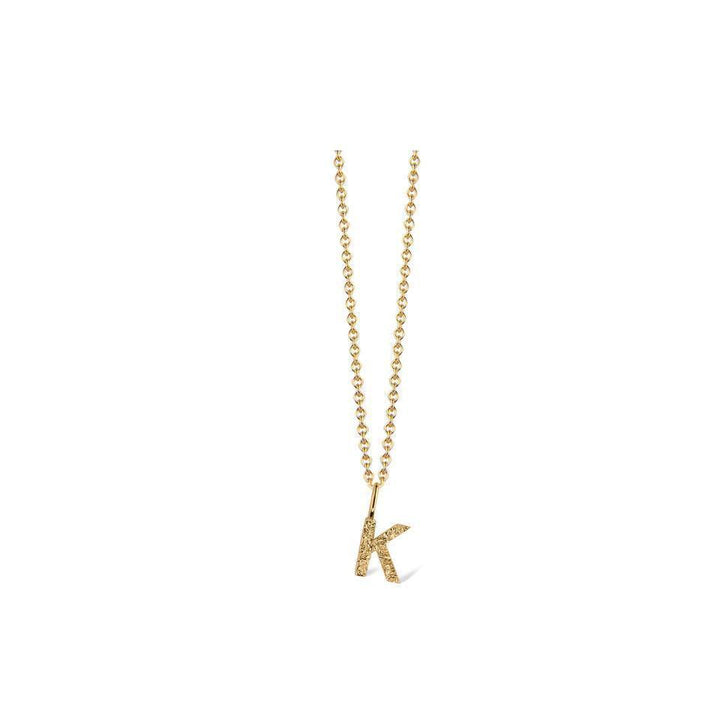 jeberg-jewellery-i-am-me-bogstav-solvforgyldt halskæde med K-vedhæng i blank guldlook, Model 42000-42000-011-11