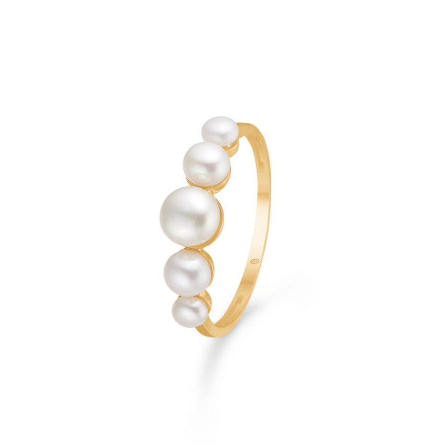Mads Z 8kt Daizy Ring shows a slim gold ring with five white pearls in different sizes, Model 3343113-001.