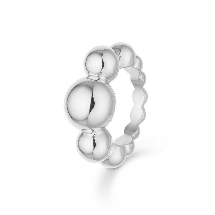 Mads Z Silver Biggest Ball Ring with shiny, ball-shaped design in silver. Model 2140077-001