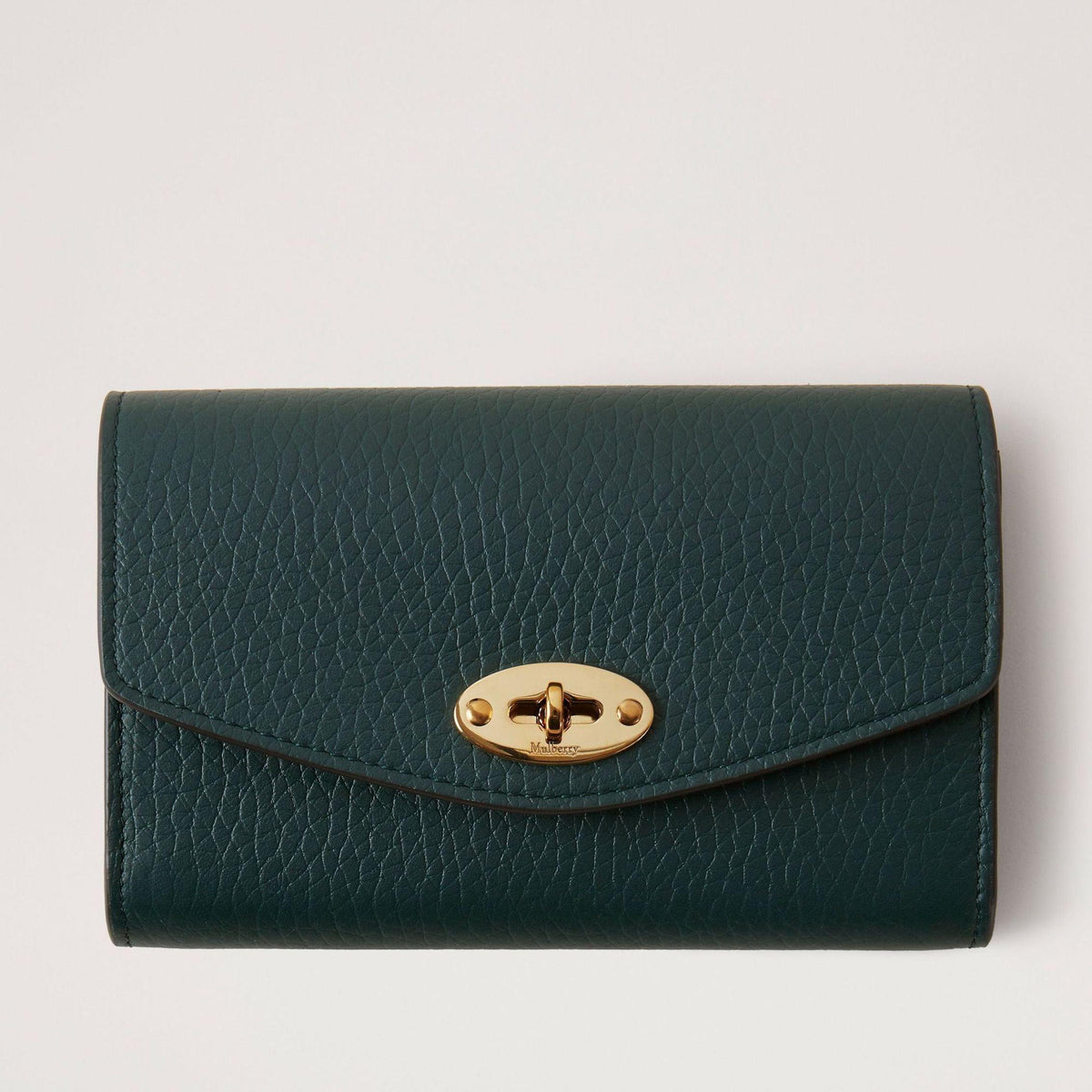 Mulberry Purse Darley Medium Wallet Heavy Grain in dark green leather with golden clasp, Model RL6540736Q633