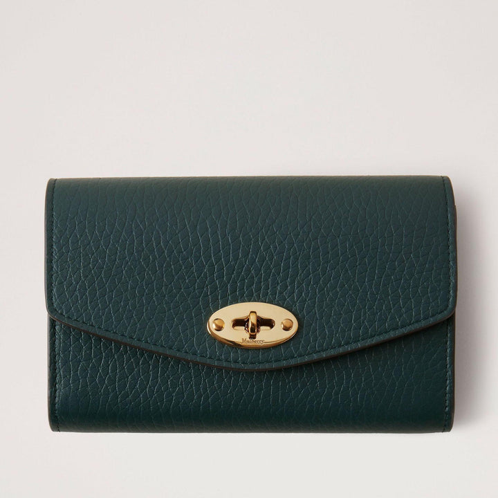 Mulberry Purse Darley Medium Wallet Heavy Grain in dark green leather with golden clasp, Model RL6540736Q633