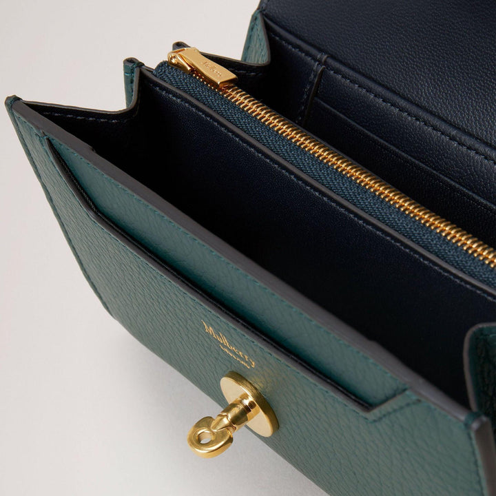 Mulberry Purse Darley Medium Wallet Heavy Grain in dark green leather with golden details. Model RL6540736Q633