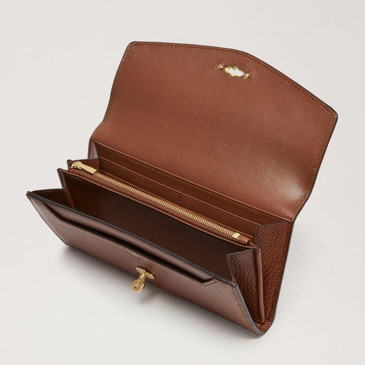 Mulberry Purse Darley Wallet oak in leather, open and showing a spacious interior. Model RL7415552G110