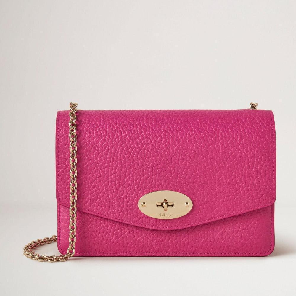 Mulberry Small Darley, elegant shoulder bag in pink leather with gold chain strap and clasp. Model RL6845736J191