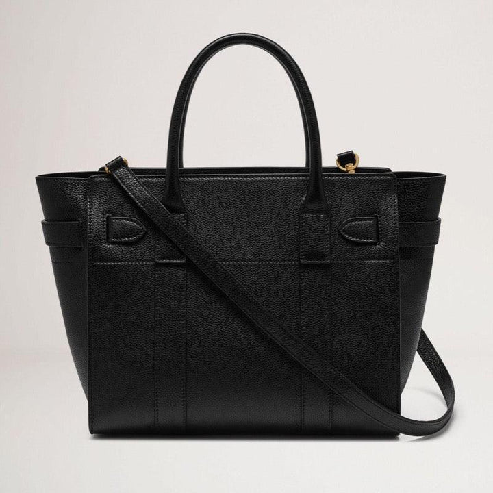 Mulberry Bag Small Zipped Bayswater in black, classic grain leather, front view with handle and shoulder strap. Model hh4406205a100