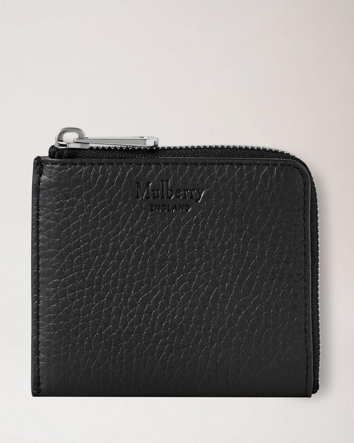 Mulberry Zipped Wallet Heavy Grain Black shows black wallet in heavy grain leather with zipper, Model rl6360736a100