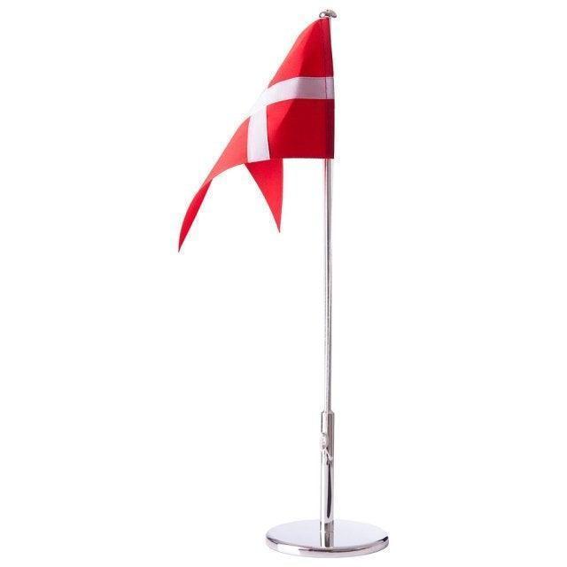 Nordahl Andersen flagpole with plain foot and red-white Dannebrog, Model 150-81022-1.