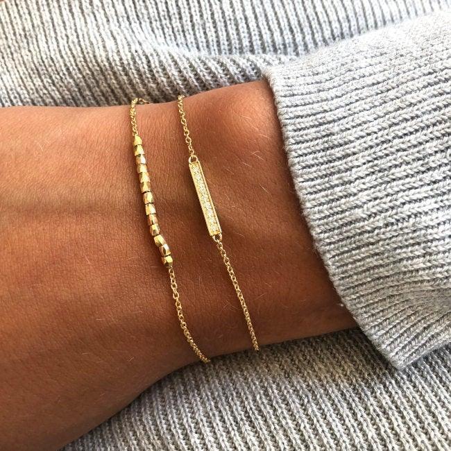 ro copenhagen 18kt rock beads me bracelet in gold on wrist, minimalist look, Model 93319-002